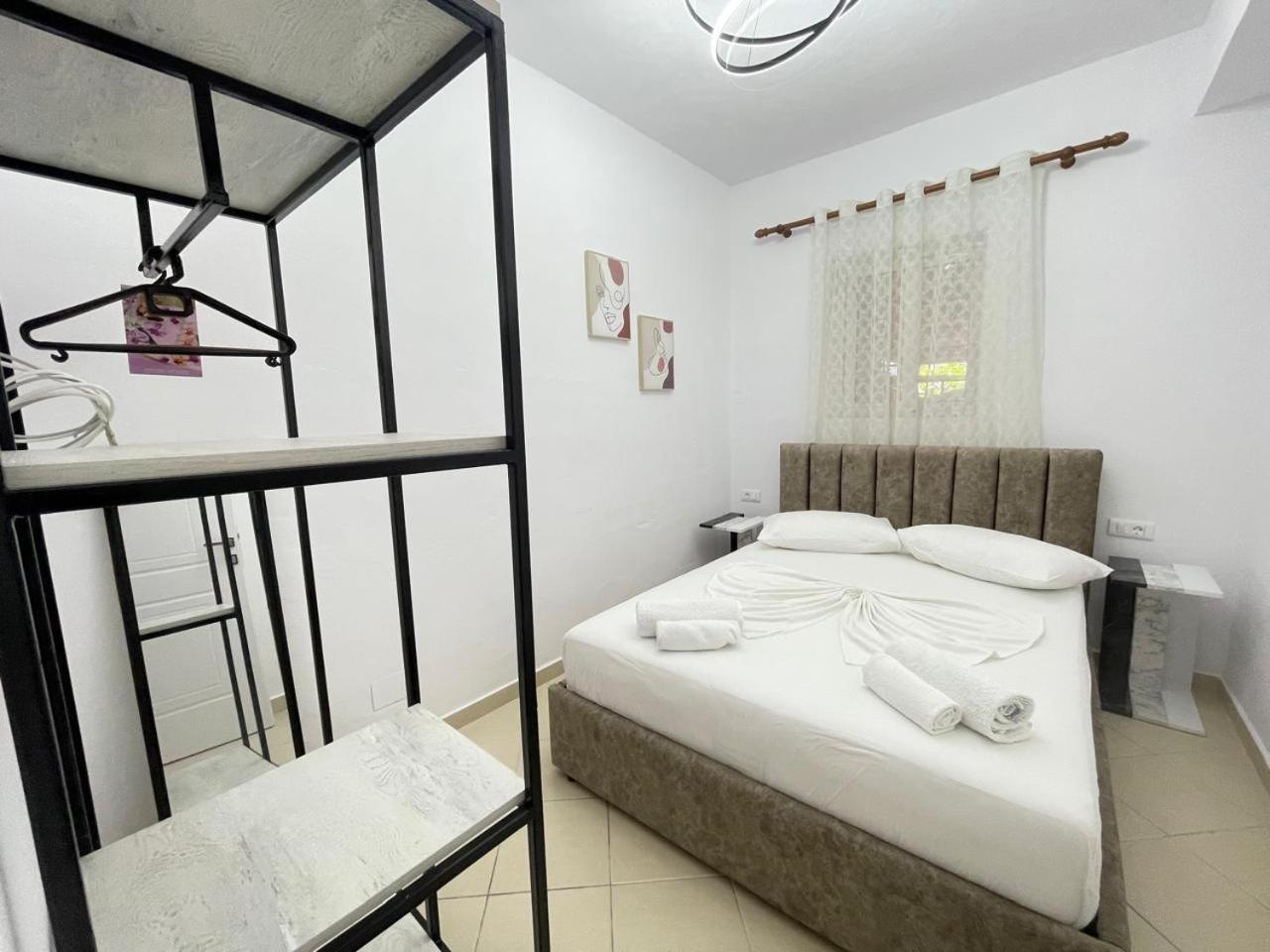 Apartment Hysa Studio's & Sarandë